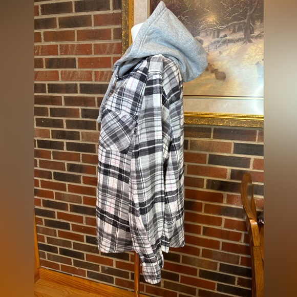 Time and Tru flannel hoodie great on cool evenings. Size XL 23 1/2” pit to pit - Picture 2 of 11